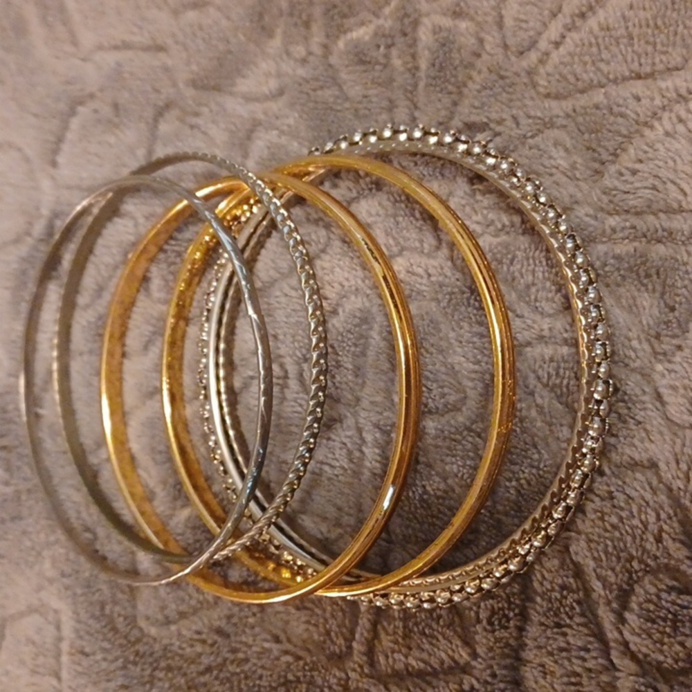 Bracelets - Picture 4 of 5